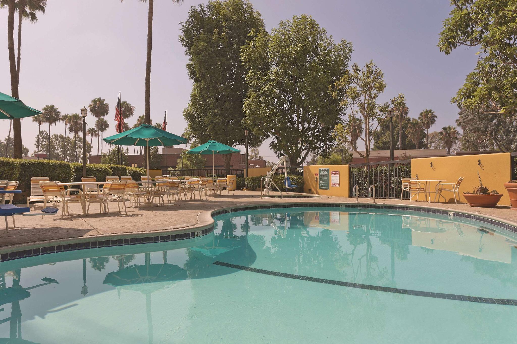 La Quinta By Wyndham Buena Park Hotel La Palma Kültér fotó
